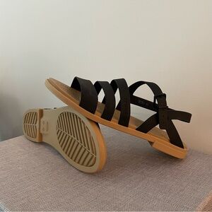 NWOT Crocs Black Strappy Sandals